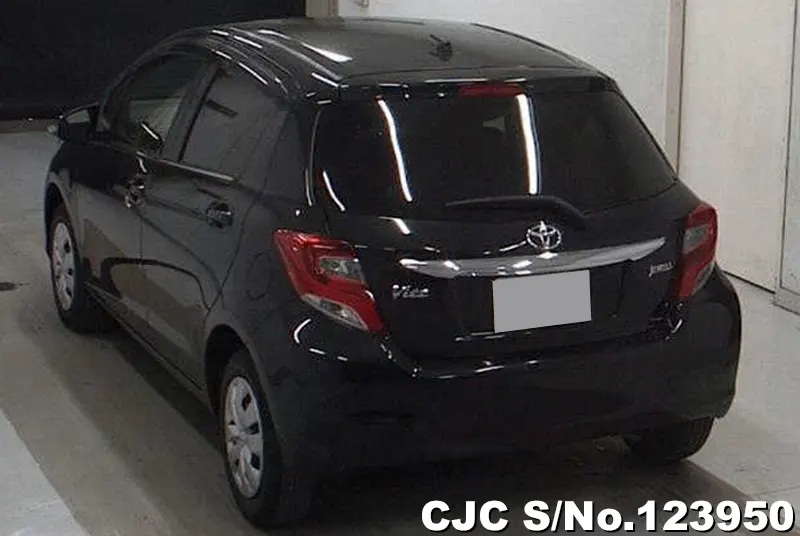 2015 Toyota / Vitz Stock No. 123950