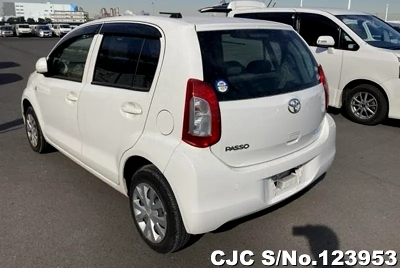 2015 Toyota / Passo Stock No. 123953