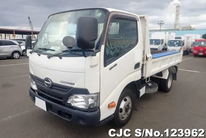 2016 Hino / Dutro Stock No. 123962