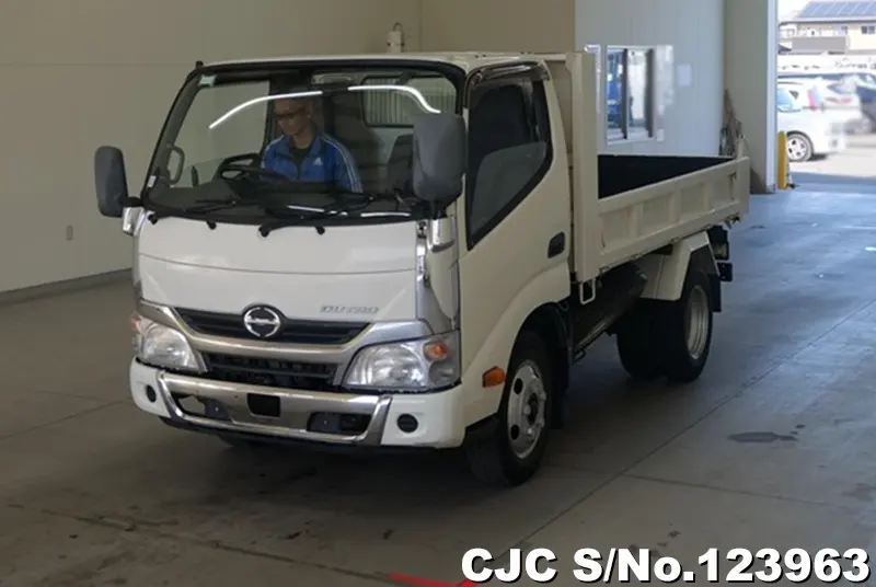 Hino / Dutro 2015