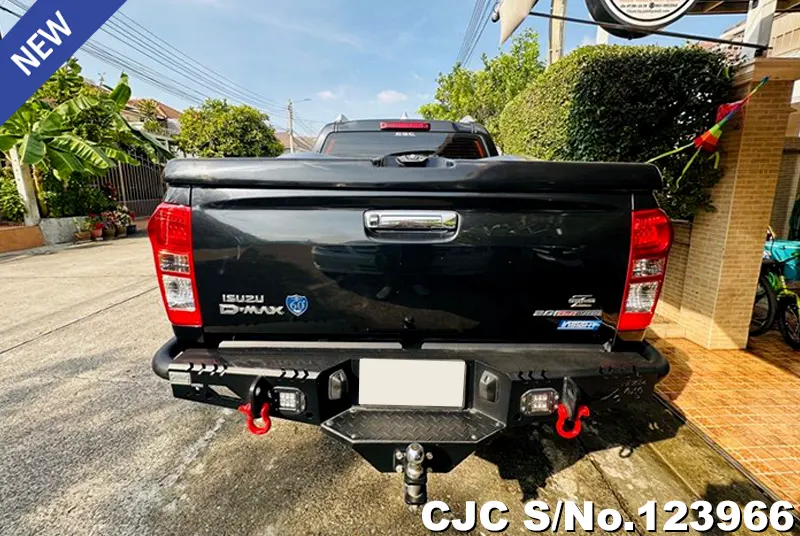 Isuzu D-Max in Black for Sale Image 3