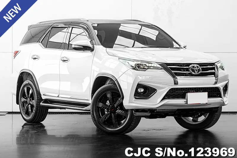 2016 Toyota / Fortuner Stock No. 123969