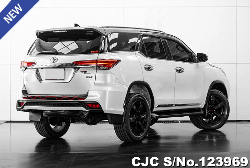 2016 Toyota / Fortuner Stock No. 123969