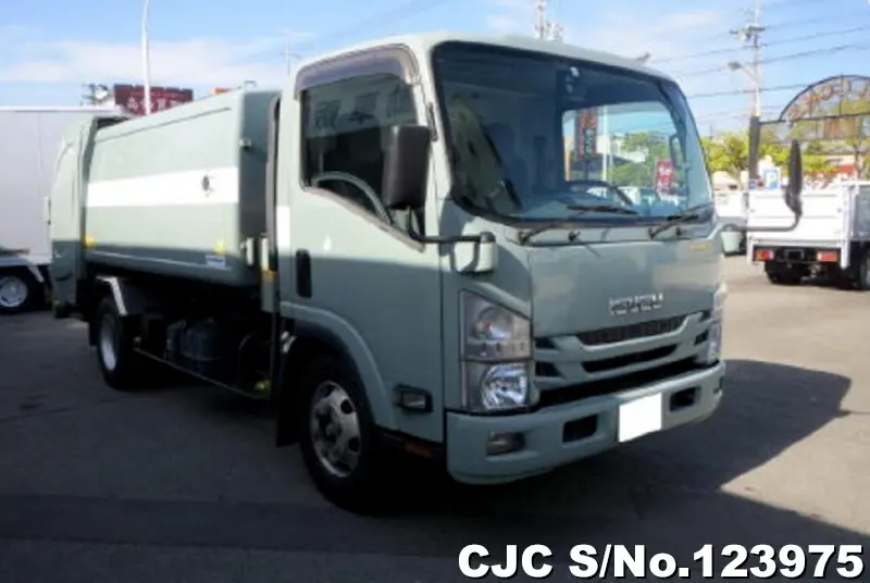 Isuzu / Elf 2015