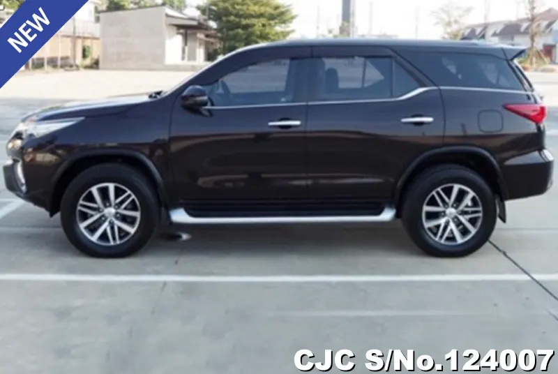 2018 Toyota / Fortuner Stock No. 124007