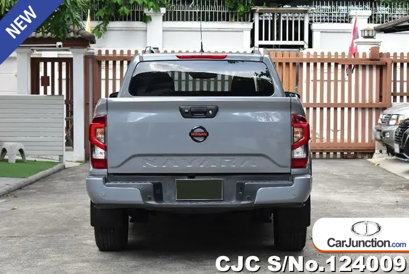 Nissan Navara in Stealth Grey for Sale Image 3