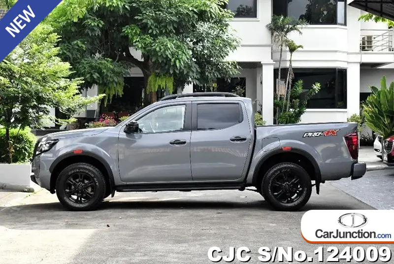 Nissan Navara in Stealth Grey for Sale Image 4