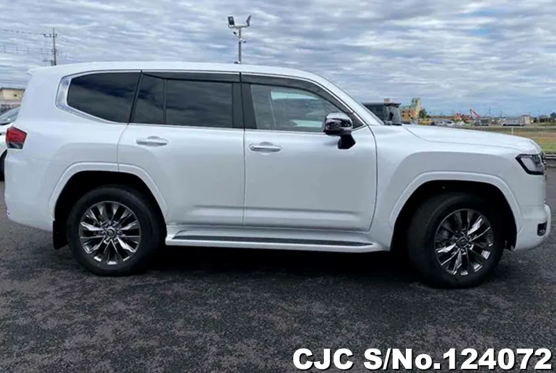 2024 Toyota / Land Cruiser Stock No. 124072