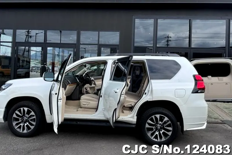 2023 Toyota / Land Cruiser Prado Stock No. 124083