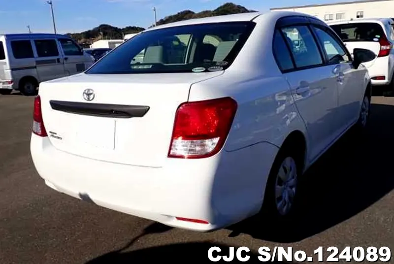 2015 Toyota / Corolla Axio Stock No. 124089