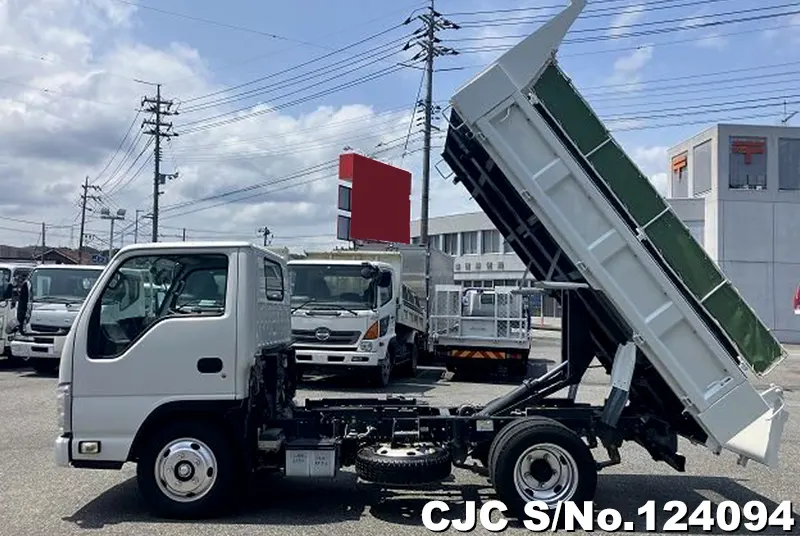 2017 Isuzu / Elf Stock No. 124094