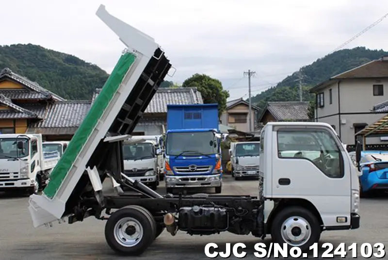 2014 Isuzu / Elf Stock No. 124103