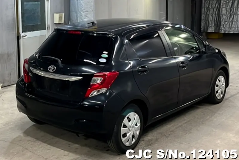 2015 Toyota / Vitz Stock No. 124105