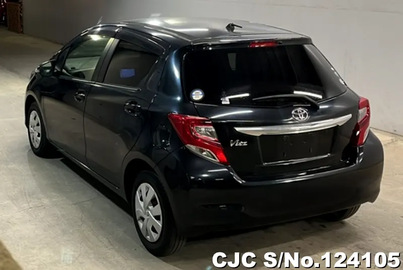 2015 Toyota / Vitz Stock No. 124105