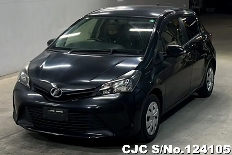 2015 Toyota / Vitz Stock No. 124105