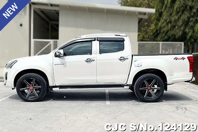 Isuzu D-Max in White for Sale Image 4