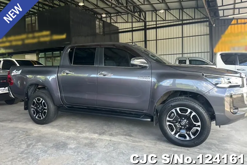 Toyota Hilux in Gray for Sale Image 5