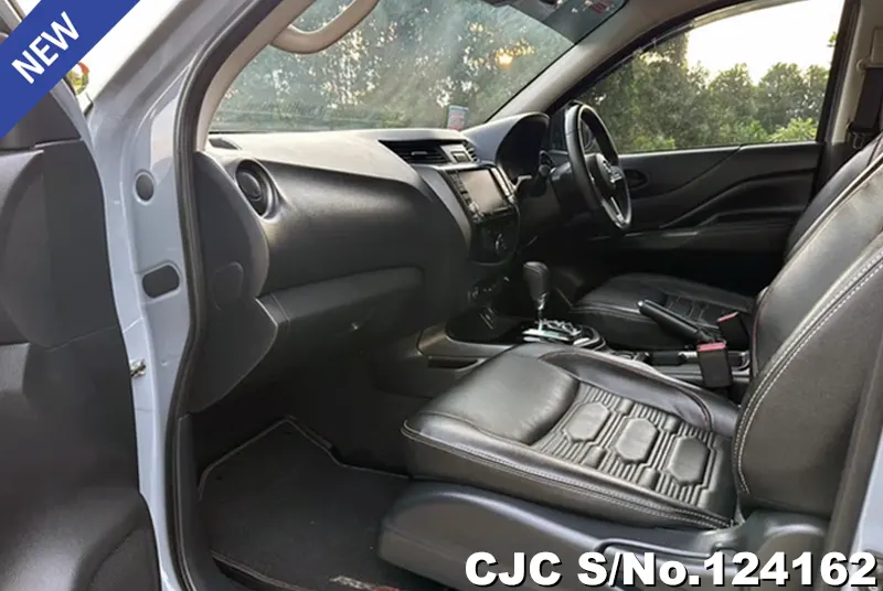 Nissan Navara in Stealth Grey for Sale Image 11