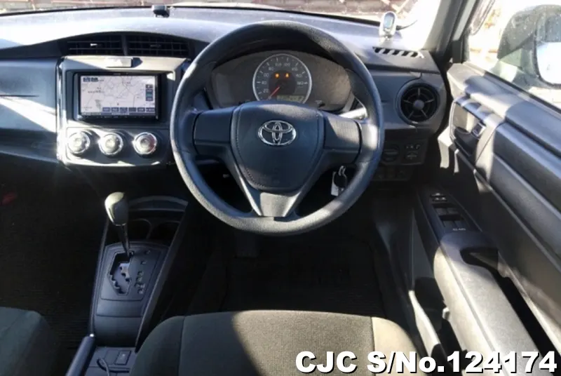 2019 Toyota / Corolla Axio Stock No. 124174