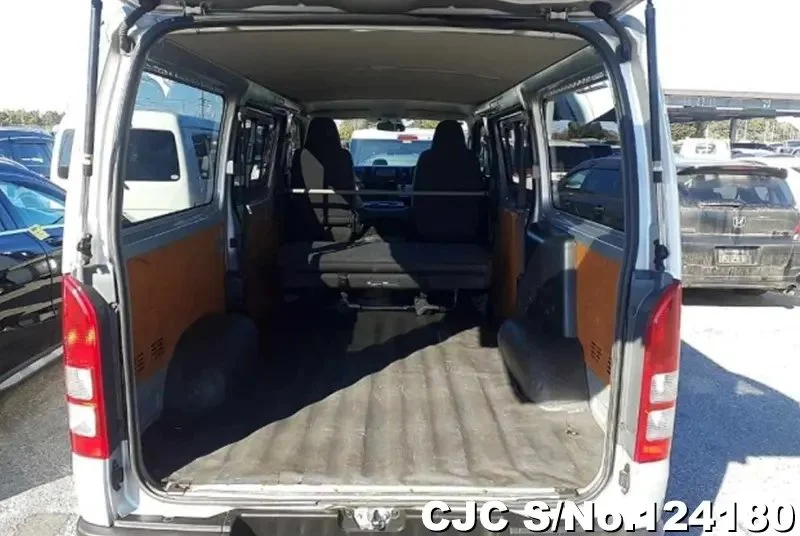 2015 Toyota / Hiace Stock No. 124180