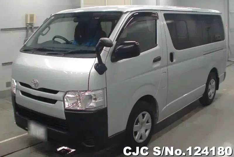 2015 Toyota / Hiace Stock No. 124180