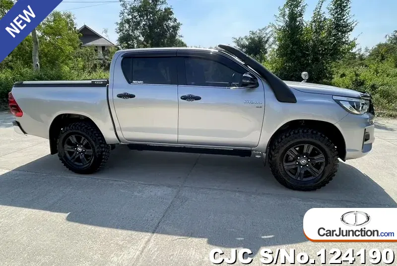 2019 Toyota / Hilux / Revo Rocco Stock No. 124190