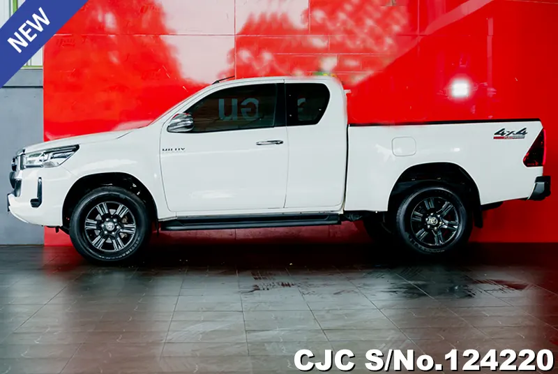 2021 Toyota / Hilux / Revo Stock No. 124220