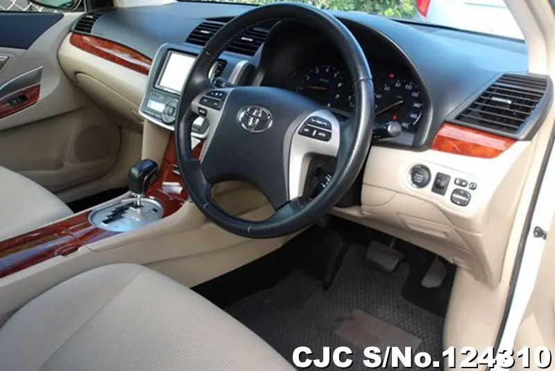 2015 Toyota / Premio Stock No. 124310