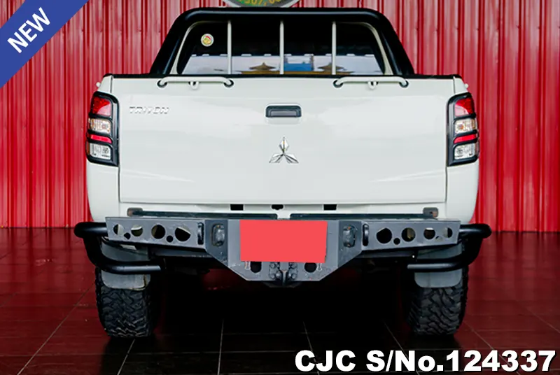 2018 Mitsubishi / Triton Stock No. 124337