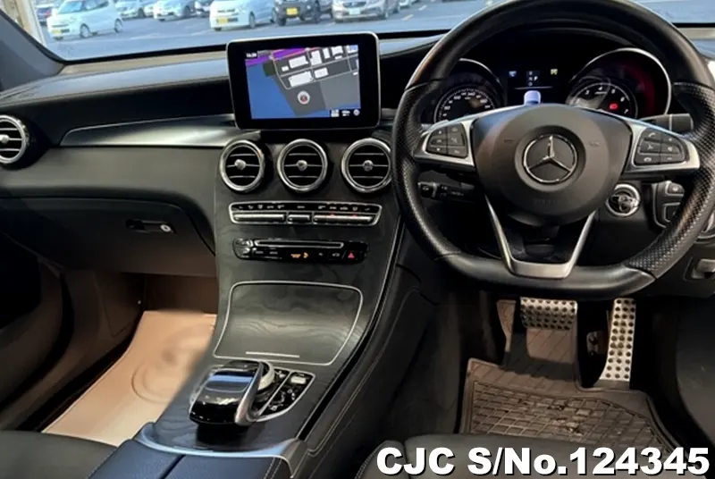 2018 Mercedes Benz / GLC Class Stock No. 124345