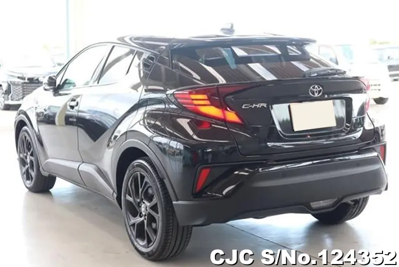 2023 Toyota / C-HR Stock No. 124352