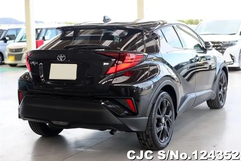 2023 Toyota / C-HR Stock No. 124352