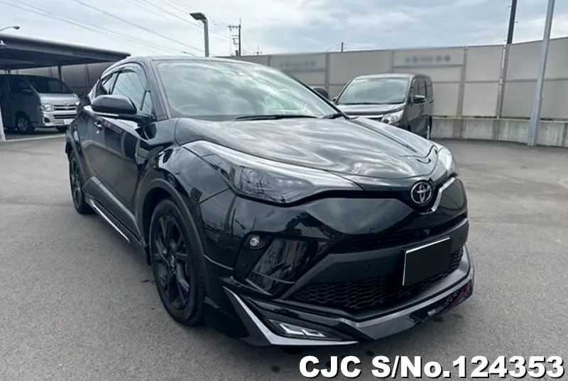 2023 Toyota / C-HR Stock No. 124353