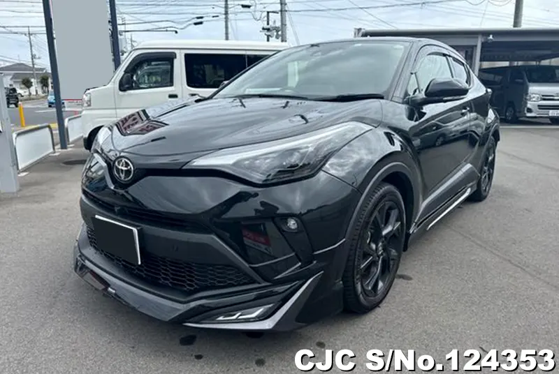 2023 Toyota / C-HR Stock No. 124353