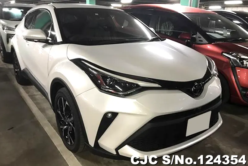 2023 Toyota / C-HR Stock No. 124354