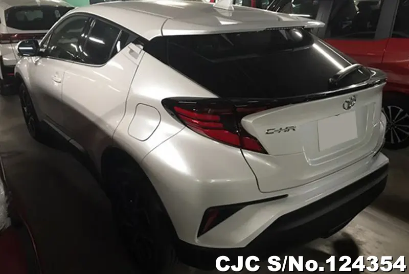 2023 Toyota / C-HR Stock No. 124354