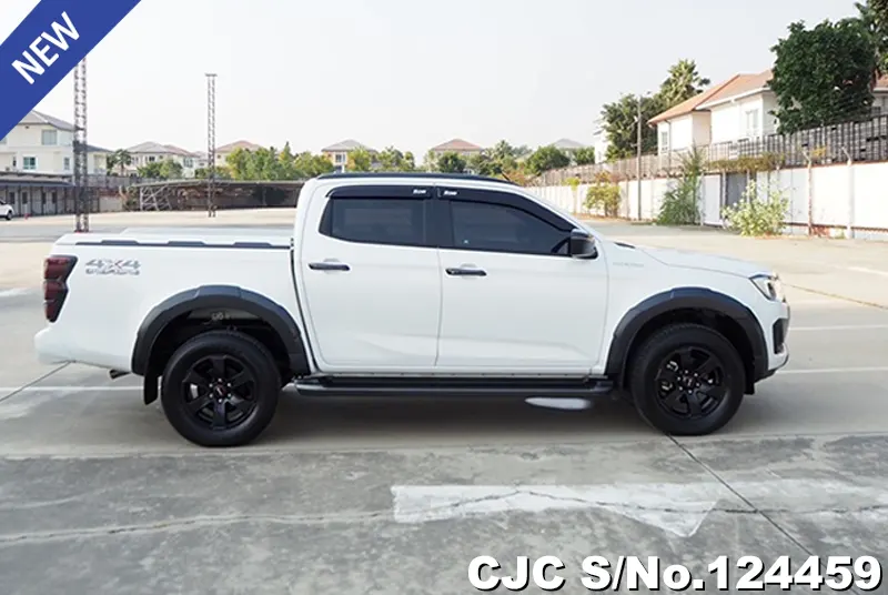 Isuzu D-Max in White for Sale Image 4