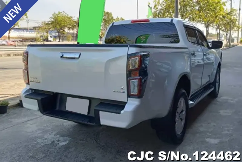 Isuzu D-Max in White for Sale Image 1