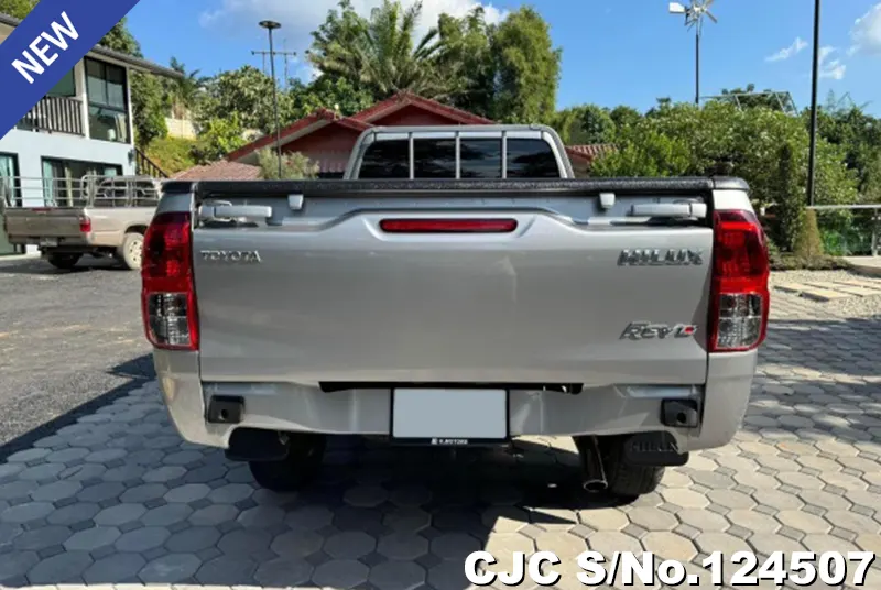 Toyota Hilux in Silver for Sale Image 3