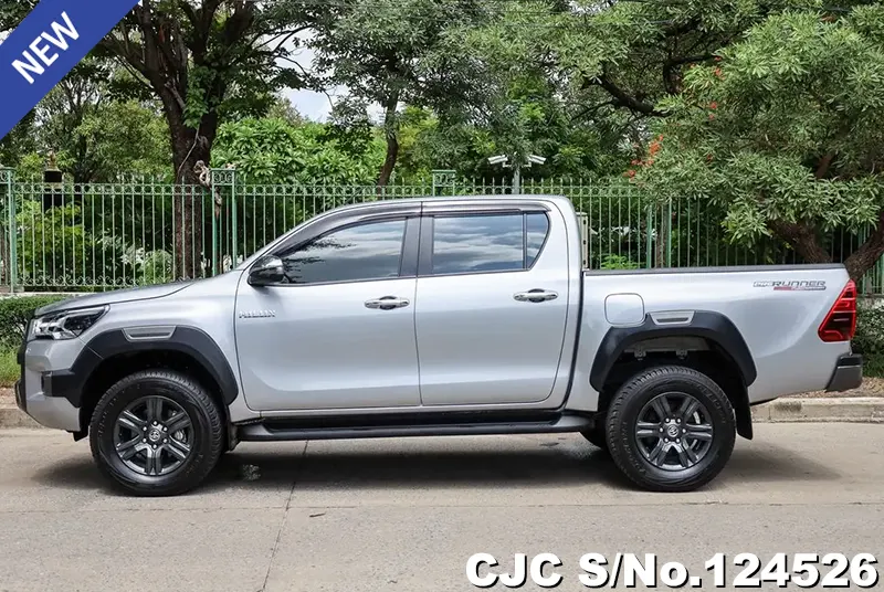 Toyota Hilux in Gray for Sale Image 7