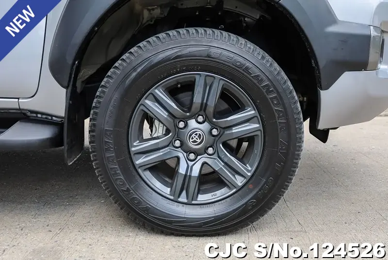 Toyota Hilux in Gray for Sale Image 17