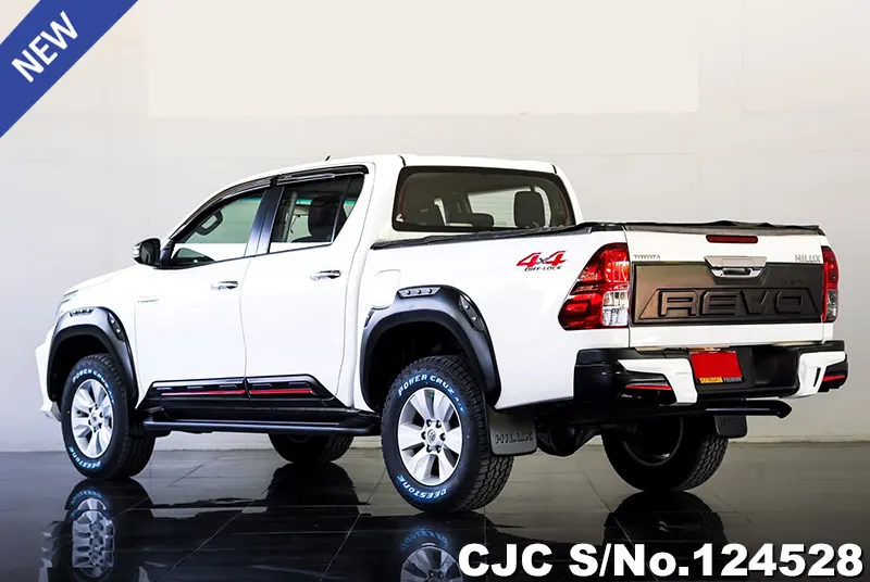 Toyota Hilux in White for Sale Image 1