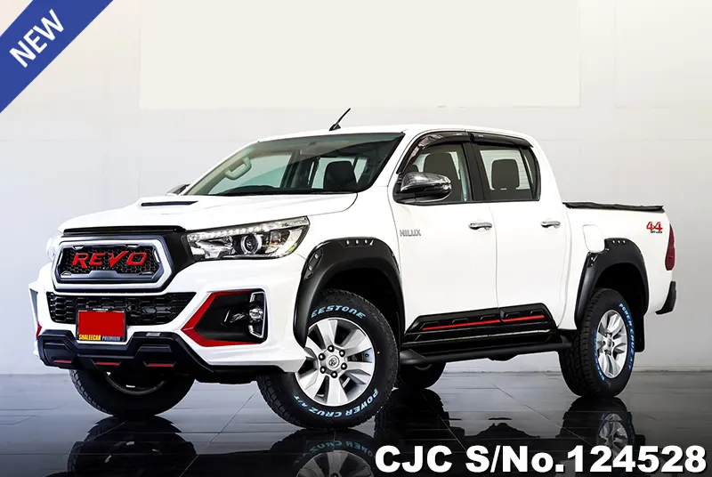 Toyota Hilux in White for Sale Image 3