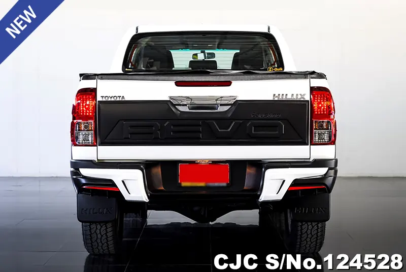 Toyota Hilux in White for Sale Image 5