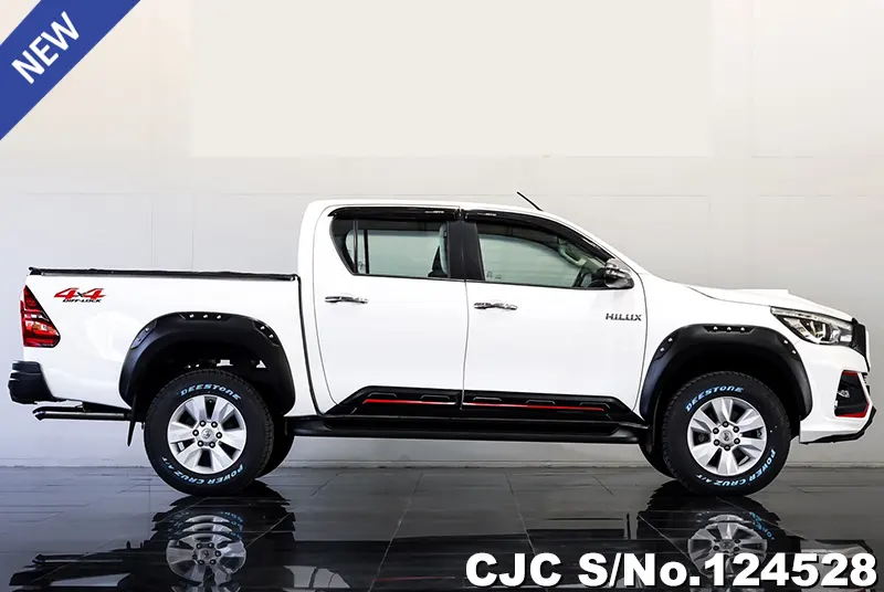 Toyota Hilux in White for Sale Image 6