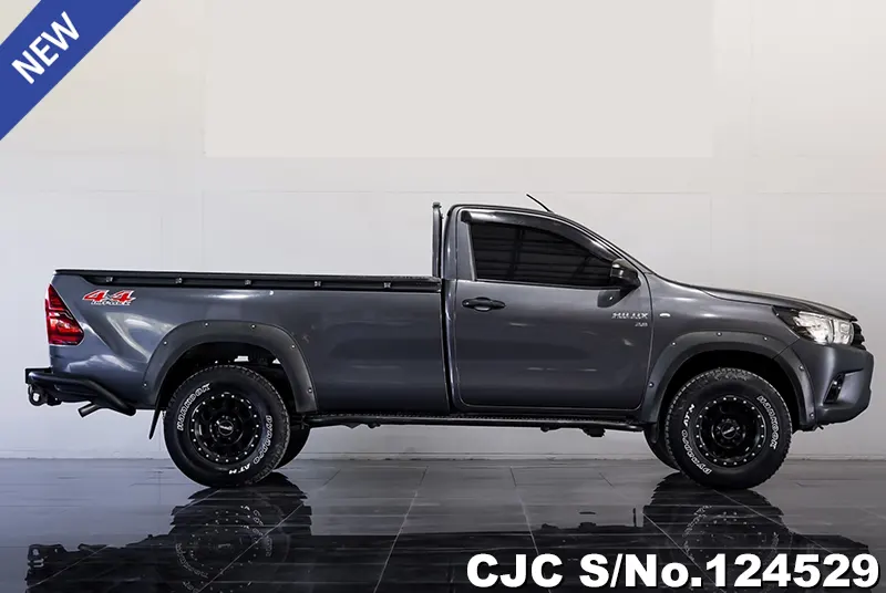 Toyota Hilux in Gray for Sale Image 6