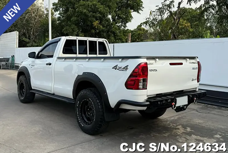 Toyota Hilux in White for Sale Image 1