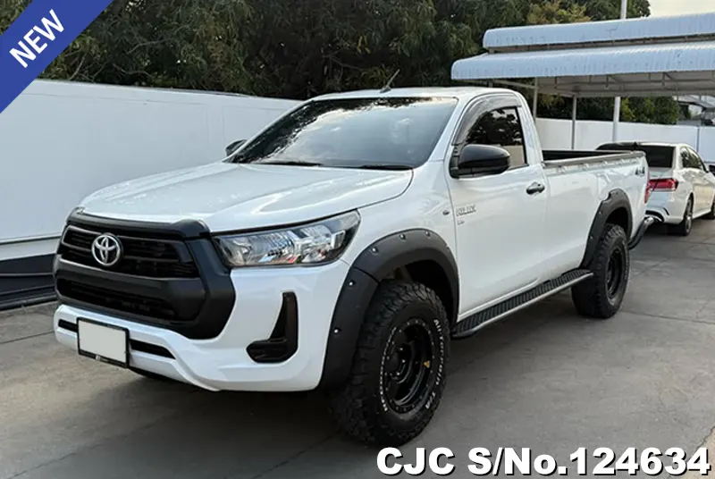 Toyota Hilux in White for Sale Image 3