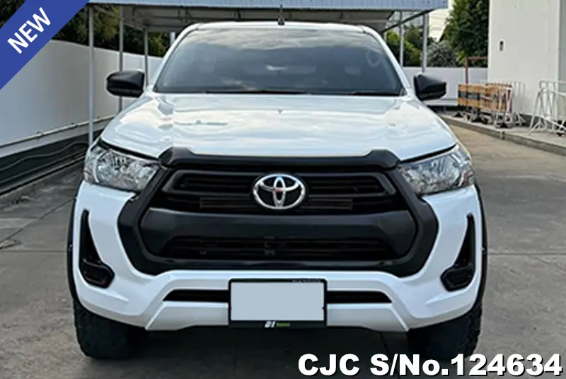 Toyota Hilux in White for Sale Image 4