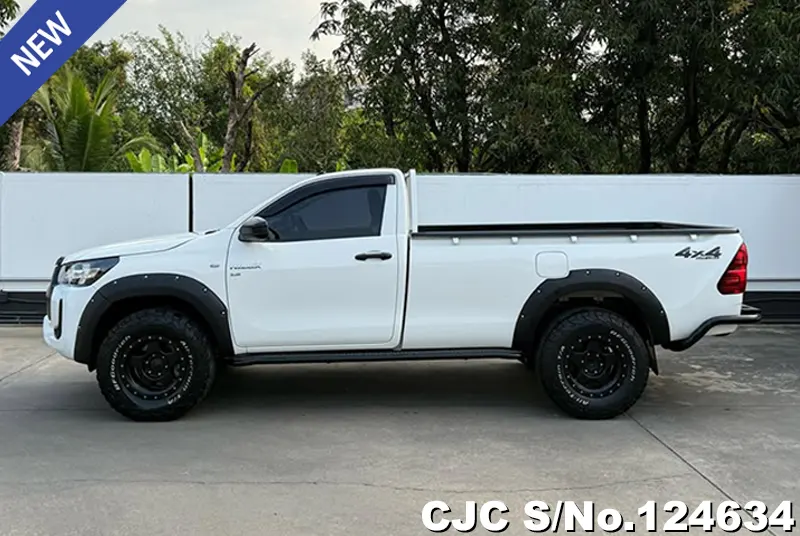 Toyota Hilux in White for Sale Image 6